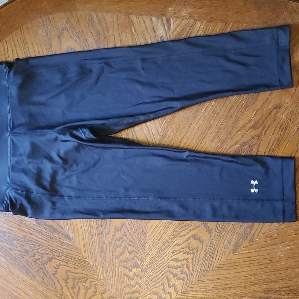 Under Armour Heat Gear active capris size medium